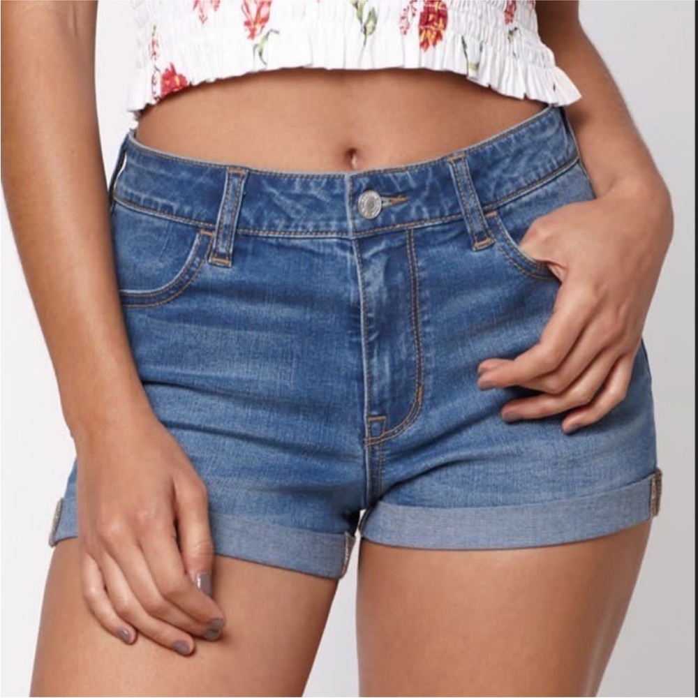 PacSun High Rise Super Stretch Shortie Denim shorts, size 23